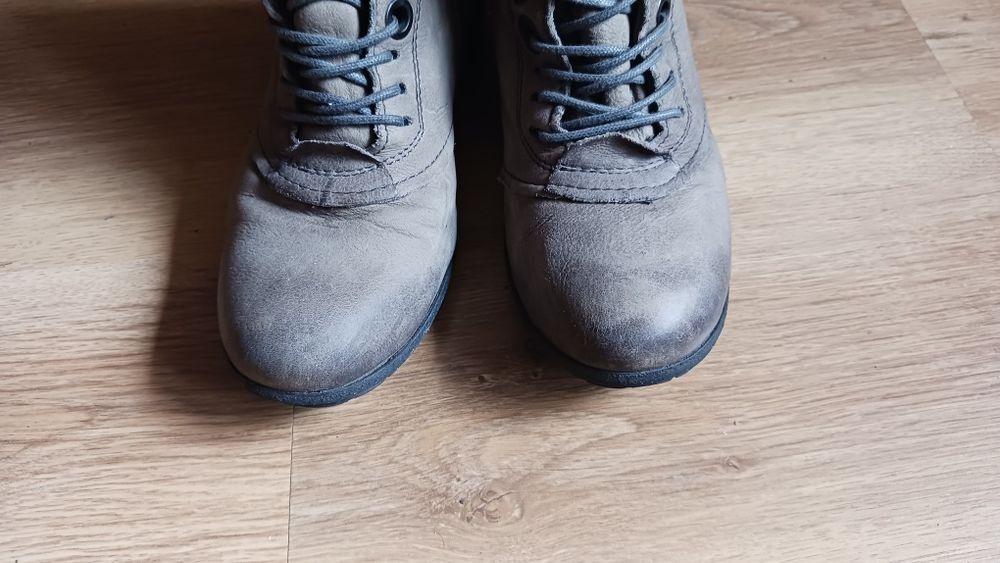 Buty botki  rozmiar 39