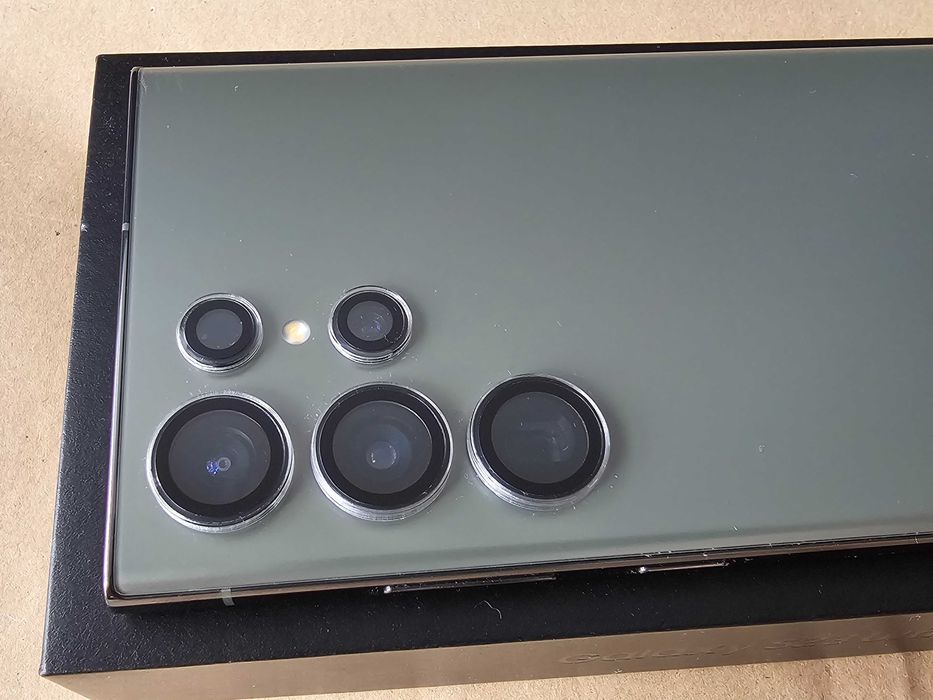 Samsung S23 Ultra 512gb. Muito bom.