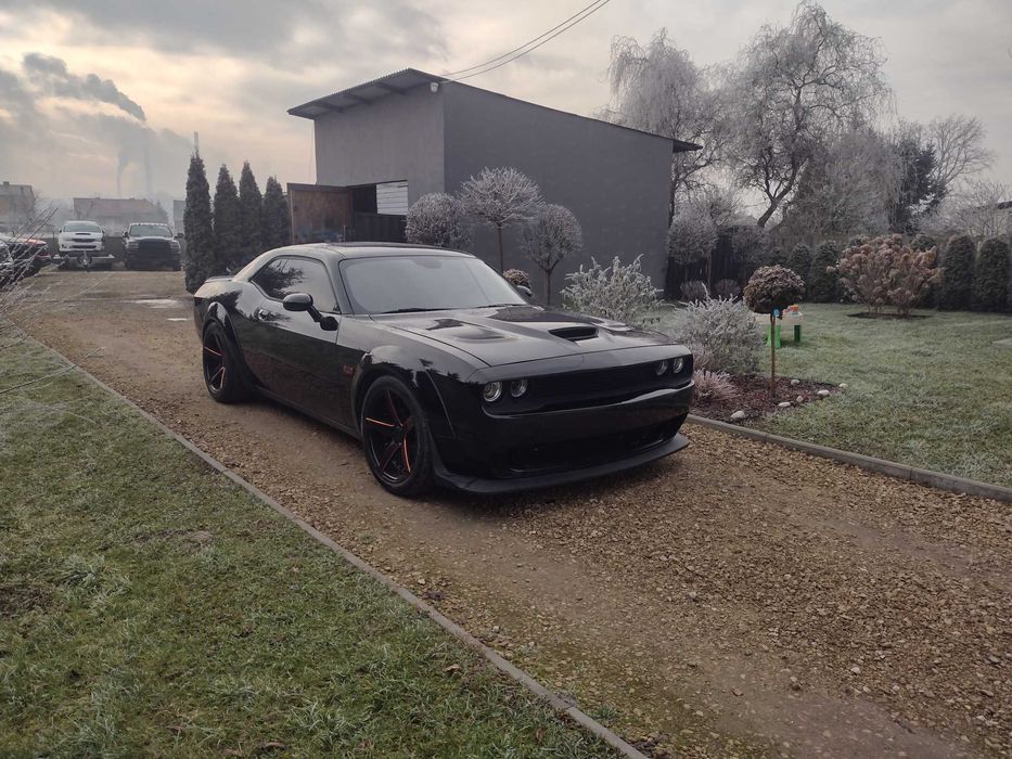 Dodge Challenger R/T 5.7 Hemi widebody