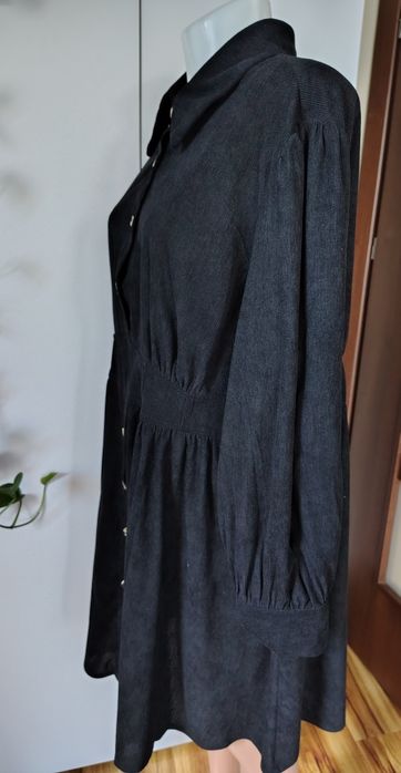 Czarna sukienka z odcinanym pasem rozpinany przód rozmiar 3XL SHEIN