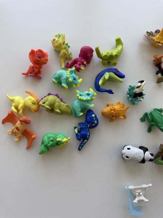 Кіндер динозаври тварини маріо смурф машинки kinder mario dino smurf