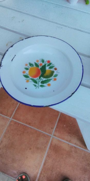 Tigela e m esmalte e prato