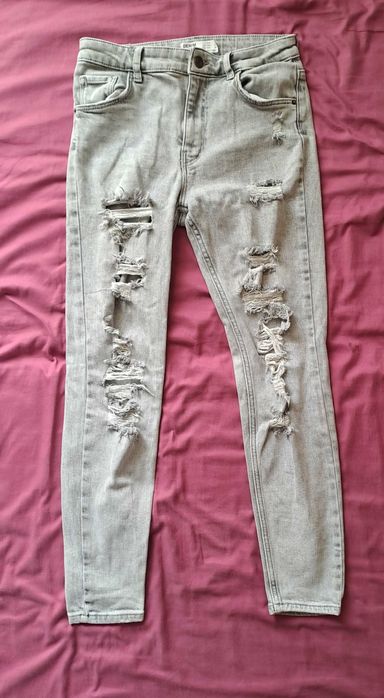 Spodnie jeansowe z dziurami Bershka 170/70A szare super stan