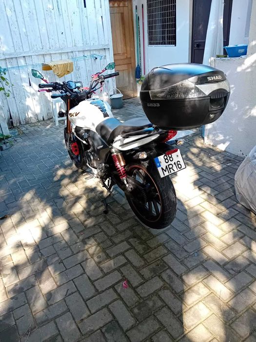 MOTO RKV 125 ANO 2012