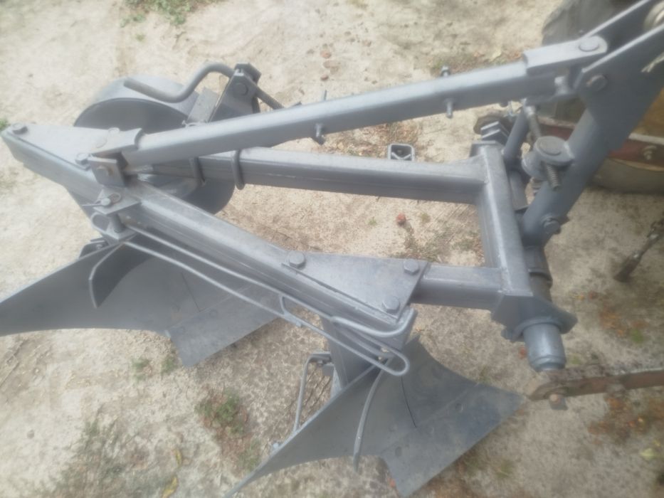 Продам плуг Бомет 2.30