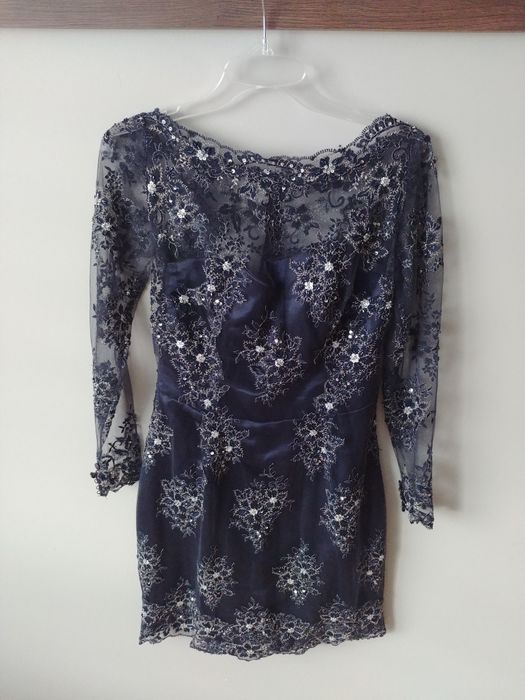 Dwuczęściowa Suknia Balowa, Wieczorowa z haftowaną koronką (sukienka)