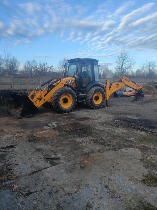 Usługi koparko-ladowarką, minikoparka, roboty ziemne