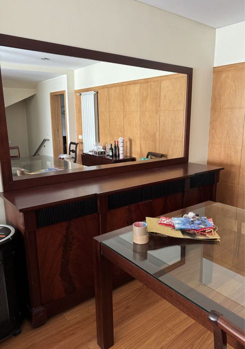 Aparador em mogno e espelho como novo