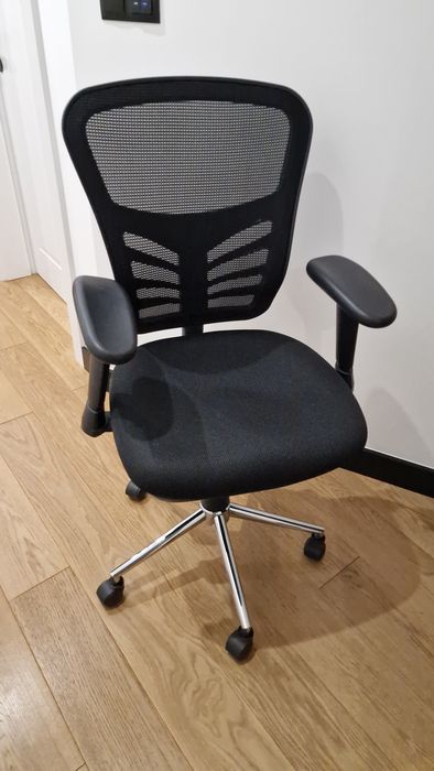 Fotel ergonomiczny. Zadbany