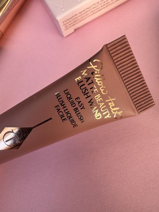 Kultowy zestaw Pillow Talk od Charlotte Tilbury