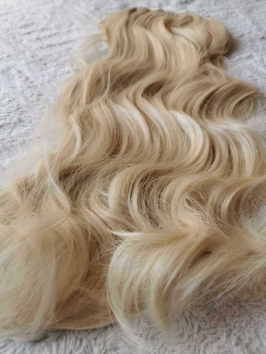 Doczepiane włosy clip in platynowy blond 55 cm 8 tresek