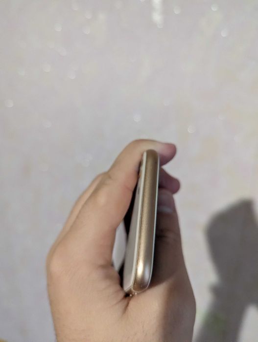 iPhone 8 на 64gb