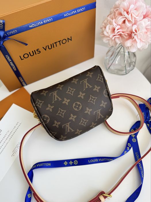 Сумка - бананка Louis Vuitton Bumbag, жіноча сумка луі вітон, бананка через плече