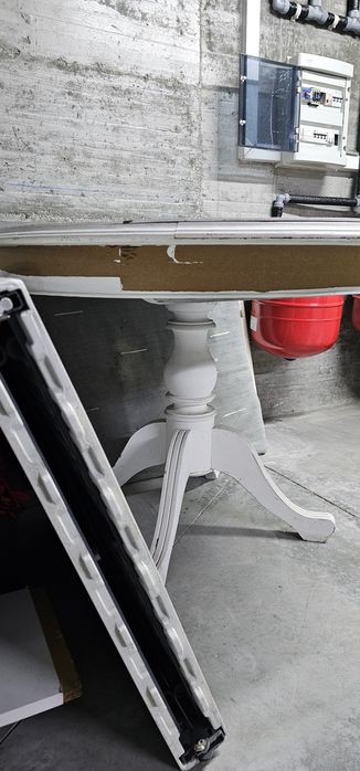 Mesa de madeira antiga