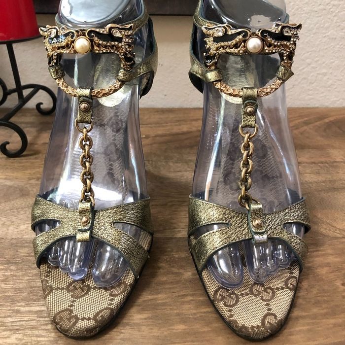 Sandálias de salto Y2K Gucci Tom Ford 2004 Dragon