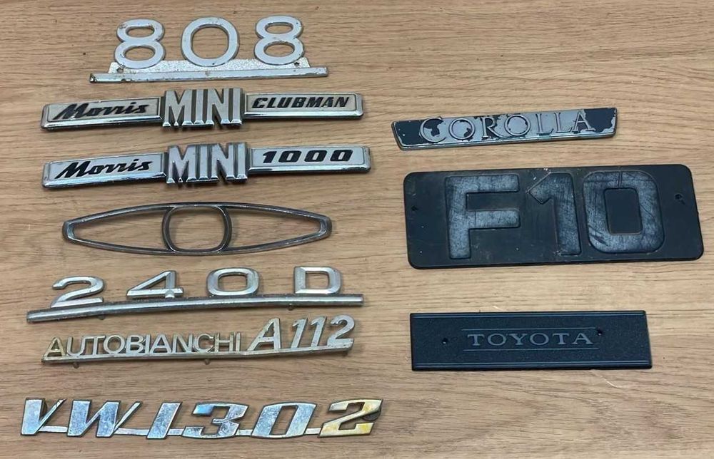 Conjunto de emblemas de carros clássicos,