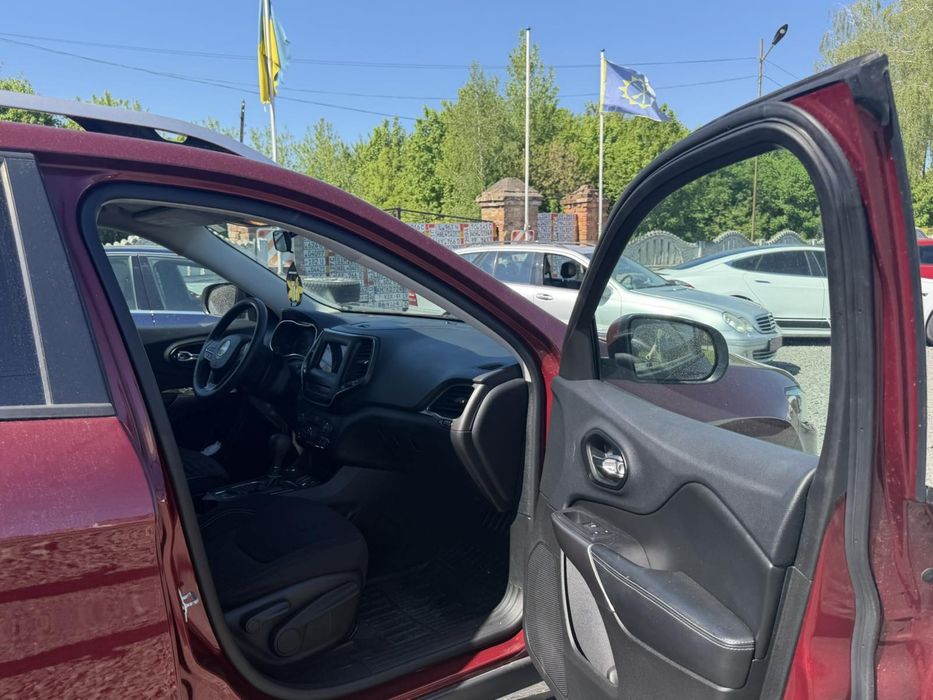 Авто Jeep Gherokee 4х4 перша регістрація