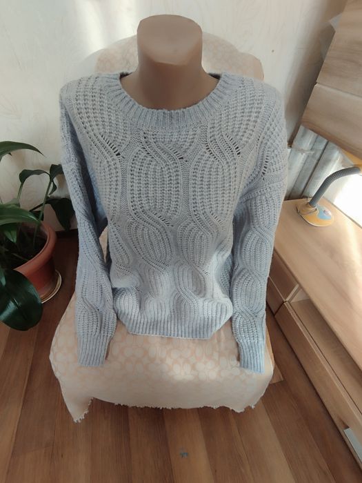 Продам женские свитера