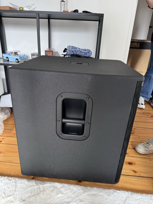 Yamaha DSR118W 18” 800W aktywny subwoofer – stan idealny