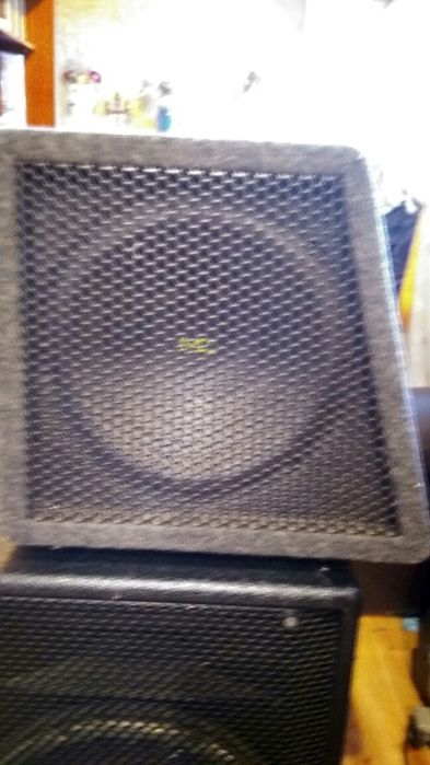 Саб автомобильный с усилителем!!! Отличный звук, настоящий !