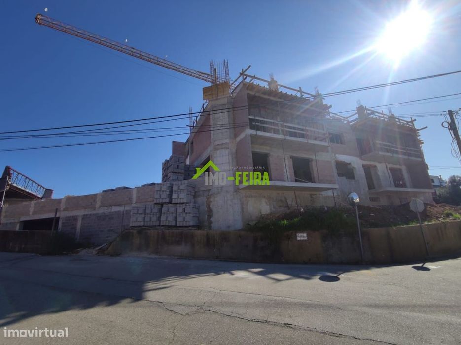 Apartamento T2, em construção