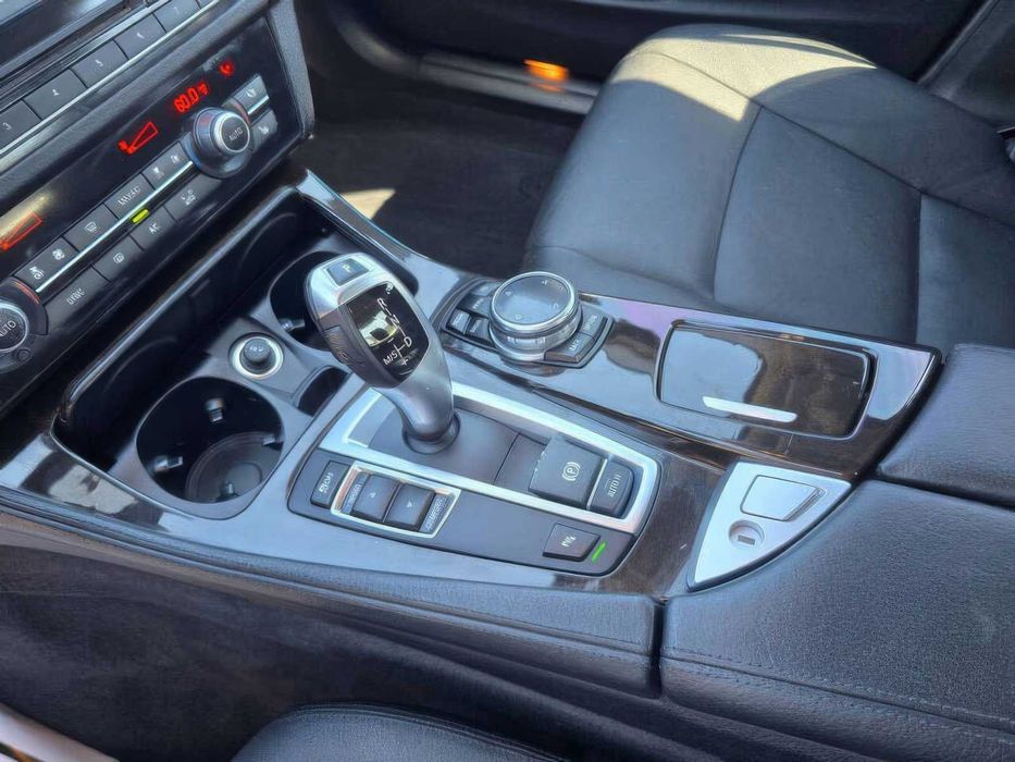 BMW 5 Series 528i      2015