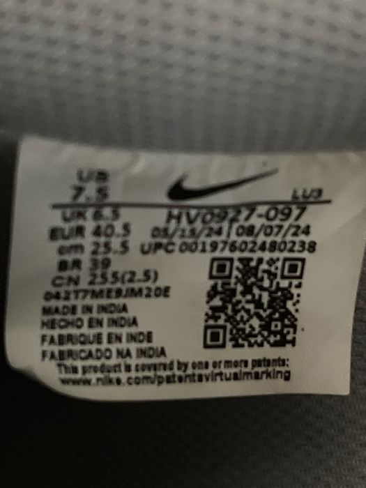 Buty Nike Court Vision Low w rozmiarze 40,5.