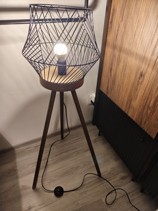 Lampa podłogowa inspire