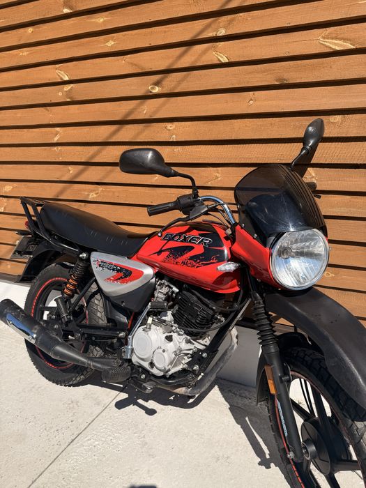 Bajaj boxer 150.