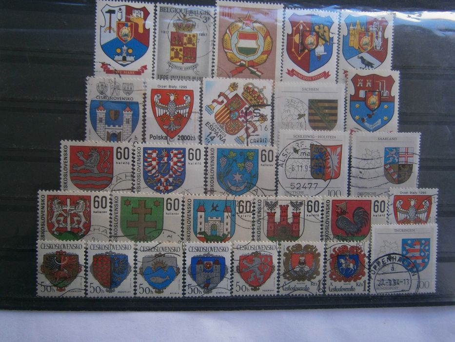 29 selos do tema Brasões todos diferentes