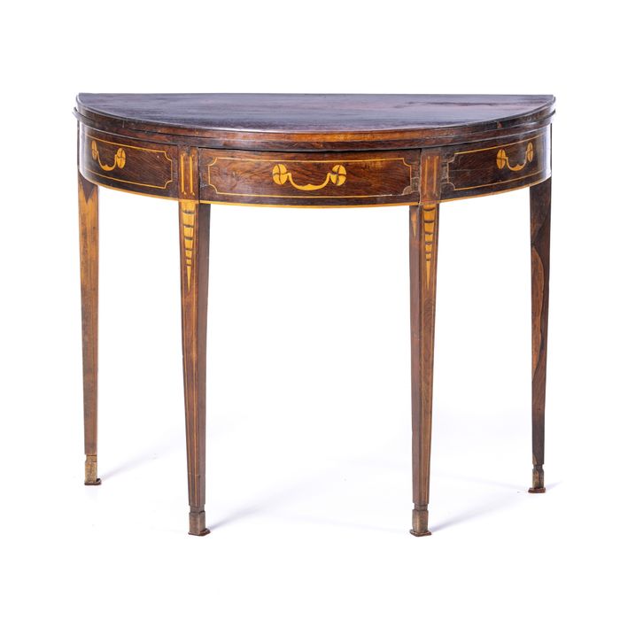 Mesa de chá D. Maria em pau-santo - Século XIX