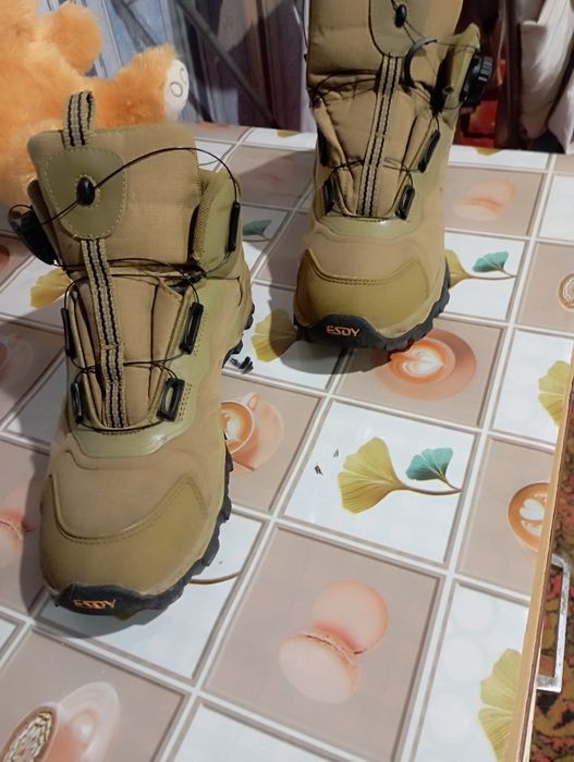 Продам Берцы новые