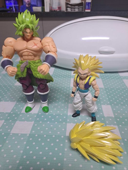 Bonecos Naruto com precinho de oportunidade