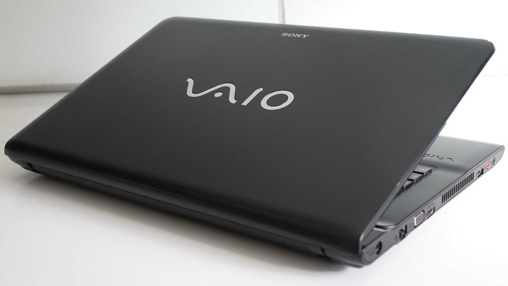 Идеал Игровой ноутбук SONY Vaio 17.3 i3-3110M 8GB 750GB Radeon HD 7600 2gb Win10 ОБСЛУЖЕН