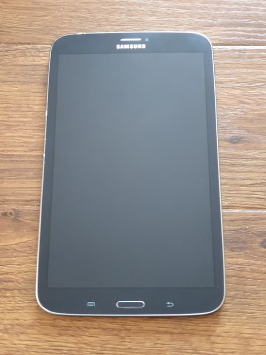 Tablet Samsung Galaxy Tab 3 SM-T311 wraz z etui - nie włącza sie