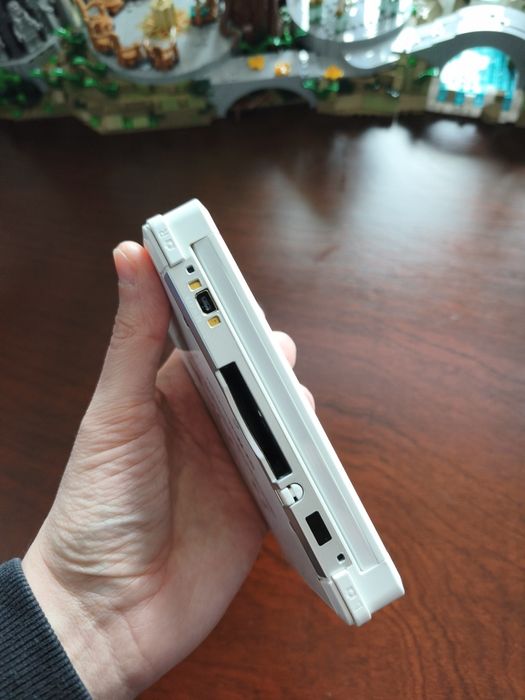 Nintendo 3DS Branca com 32GB e Homebrew