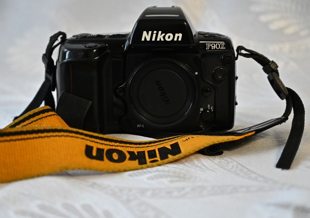 Nikon 90 x б/у відмінний стан