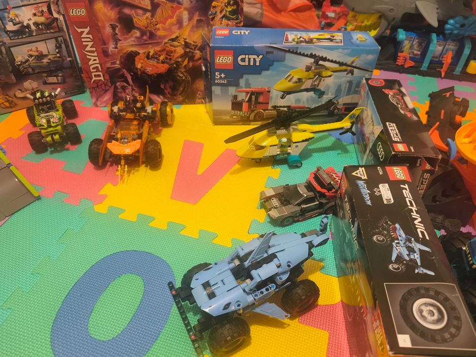 Legos diversos montados