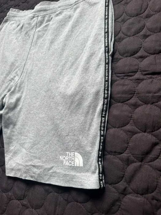 Spodenki The North Face – szare, idealny stan, logo