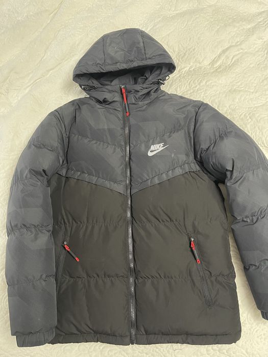 Зимова куртка Nike, розмір 170