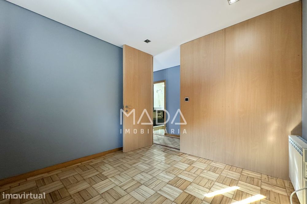 Apartamento T2+1 (último piso) c/sótão no centro histórico de Braga