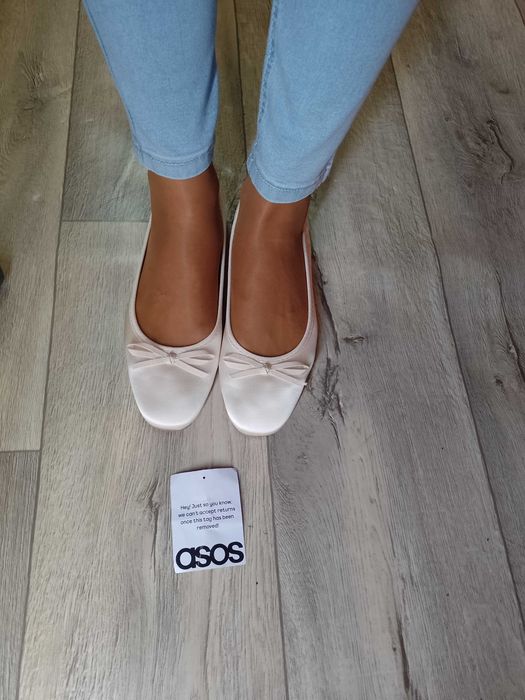 (40) ASOS) Kremowe baleriny wieczorowe z Londynu, NOWE