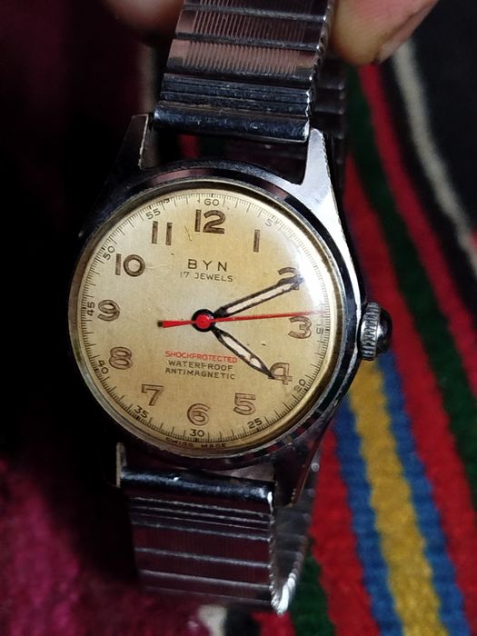 Вінтажний швейцарський годинник бренду BYN 1940 - 1950-х років
