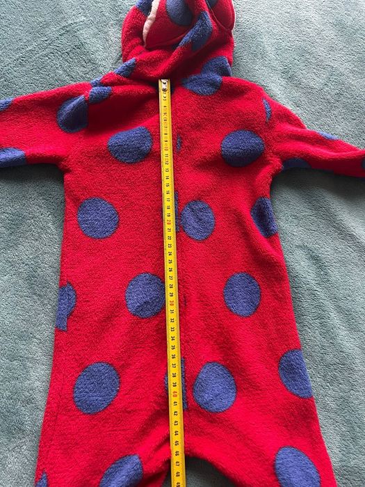 D. Kombinezon do spania Onesie Primark 3 lata