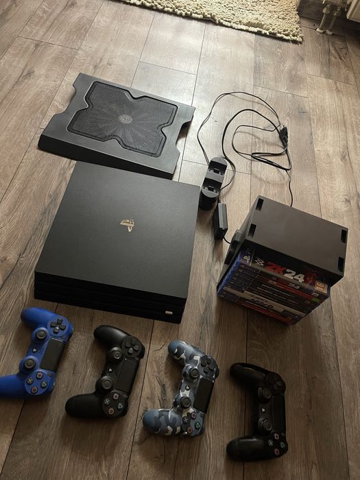 Sprzedam ps4 pro zestaw