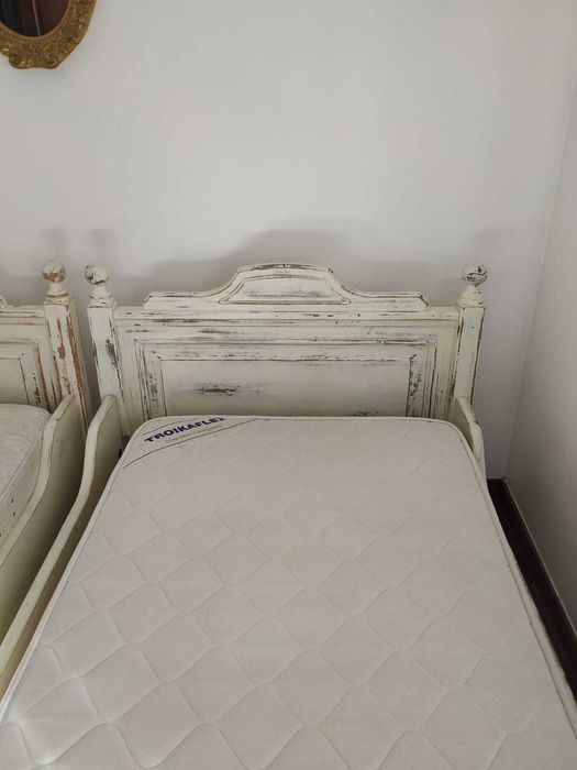 Cama de solteiro (duas)