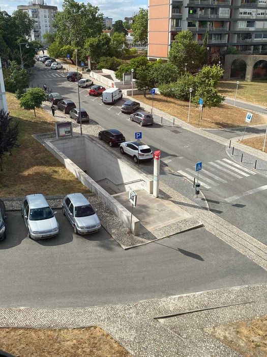 Quarto mobilado na Encarnação | Metro à porta | 530€ com despesas incluídas
