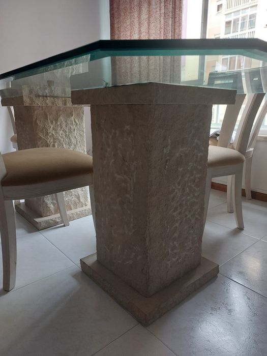 Conjunto mesa e cadeiras