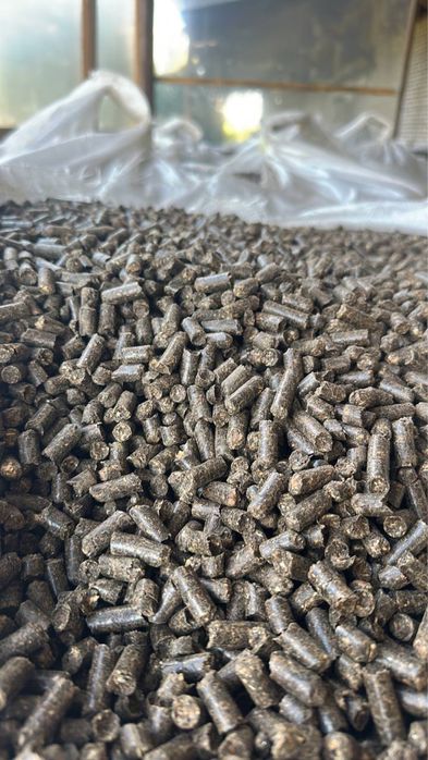 Продам пелету з лузги та відходів соняшника!