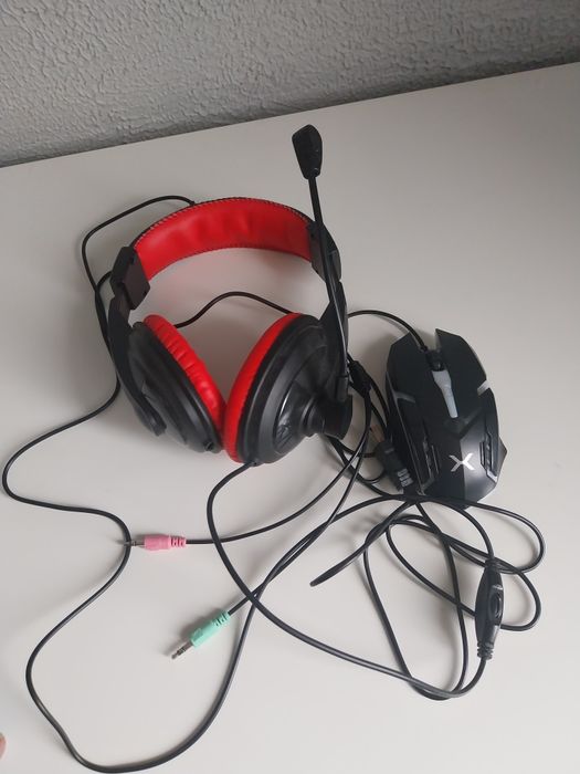 Słuchawki + myszka zmieniająca kolory